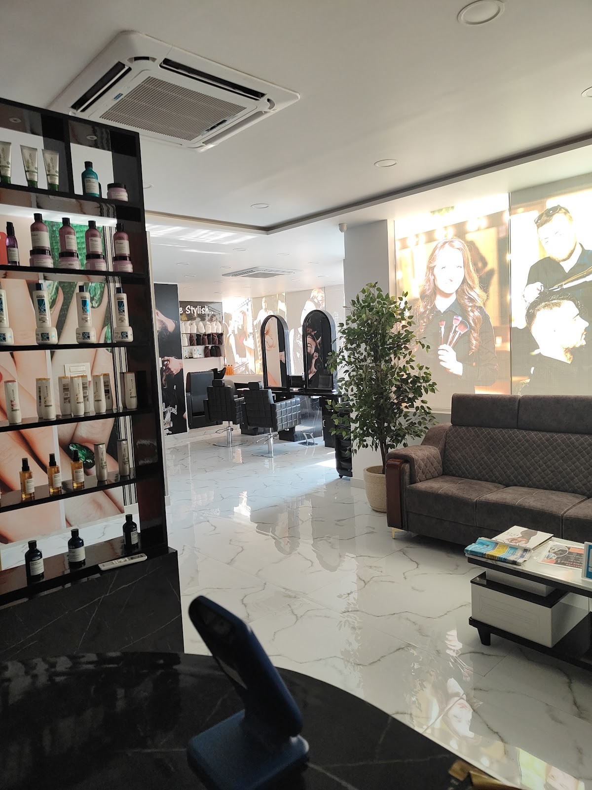 The Glam Salon