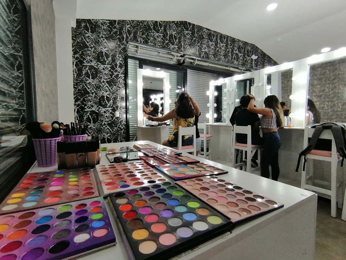 Glamorous REMI - Macas