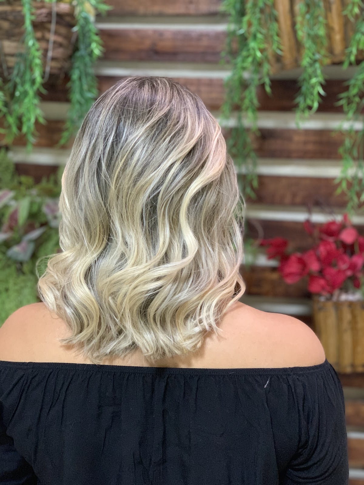 JÉSSICA MORAIS CABELO E MAQUIAGEM
