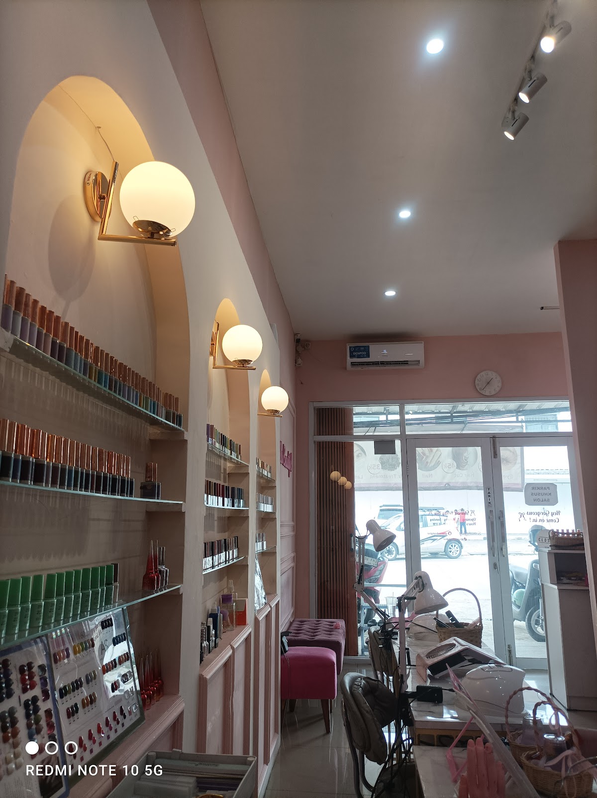 Glarisabeautybar Studio & Salon