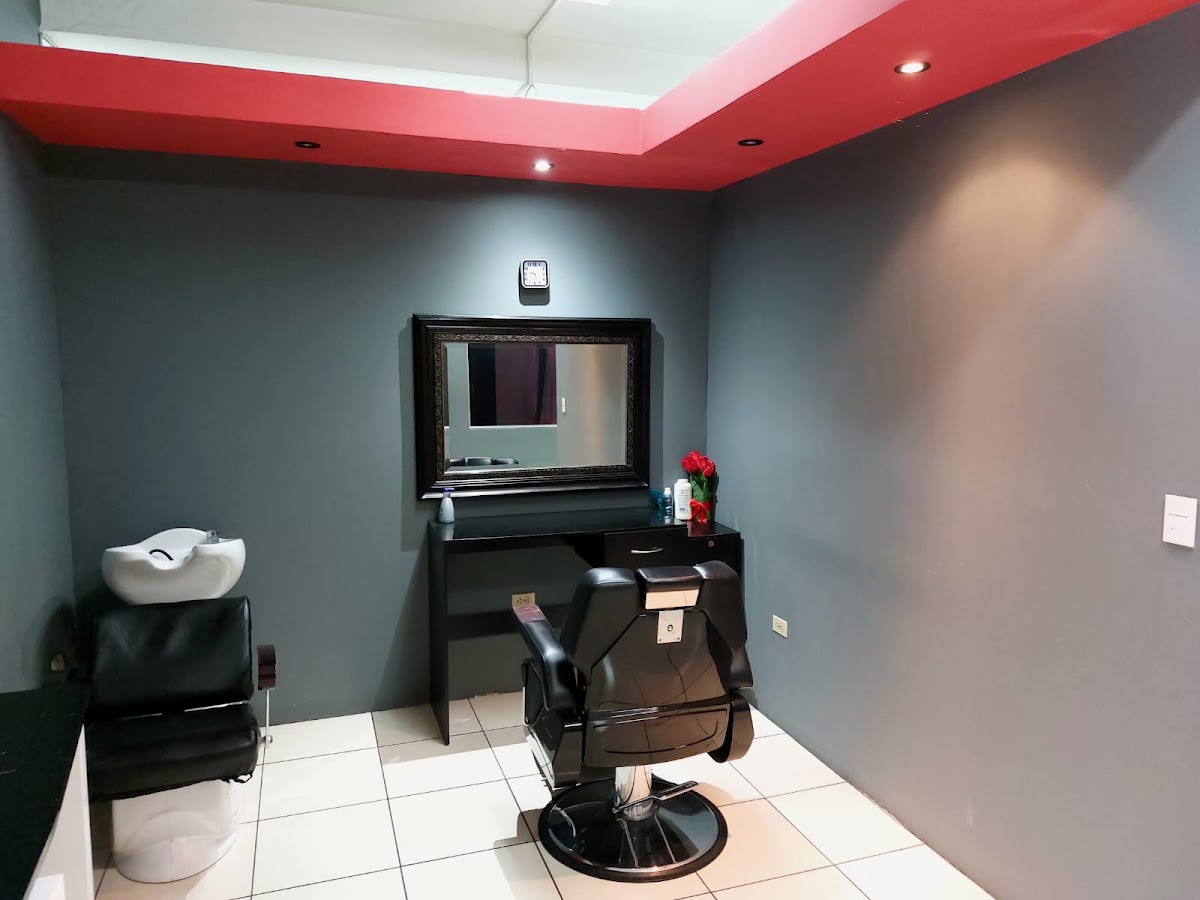 LA FEMME Salon & Spa