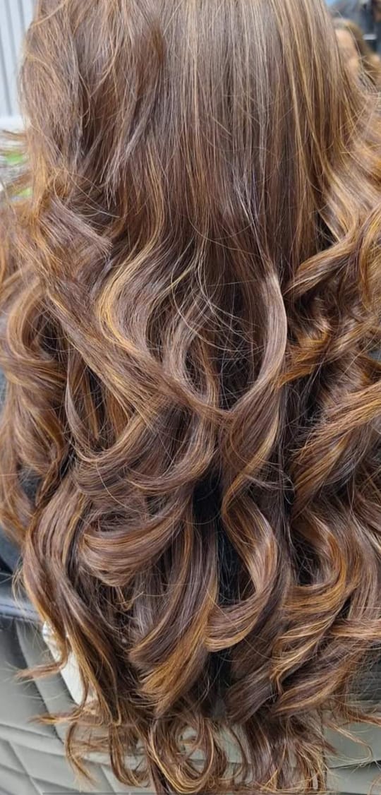 Creative Unisex Salon