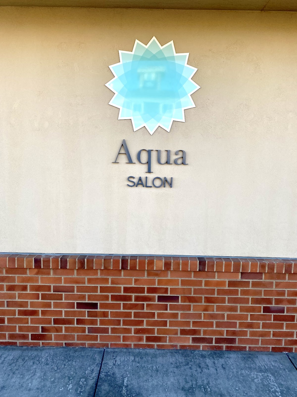 Aqua Salon