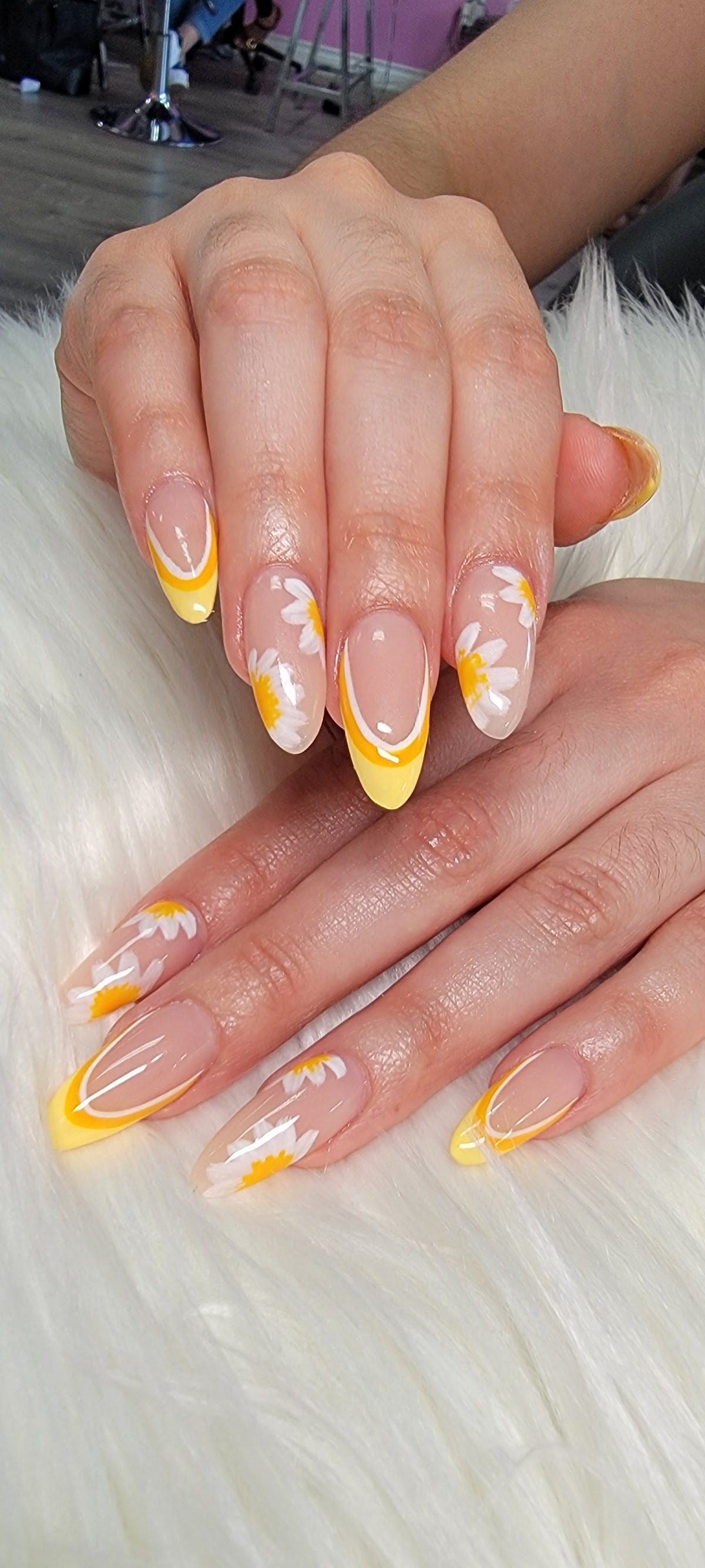 Gloss Nails And BeautySpa LLC