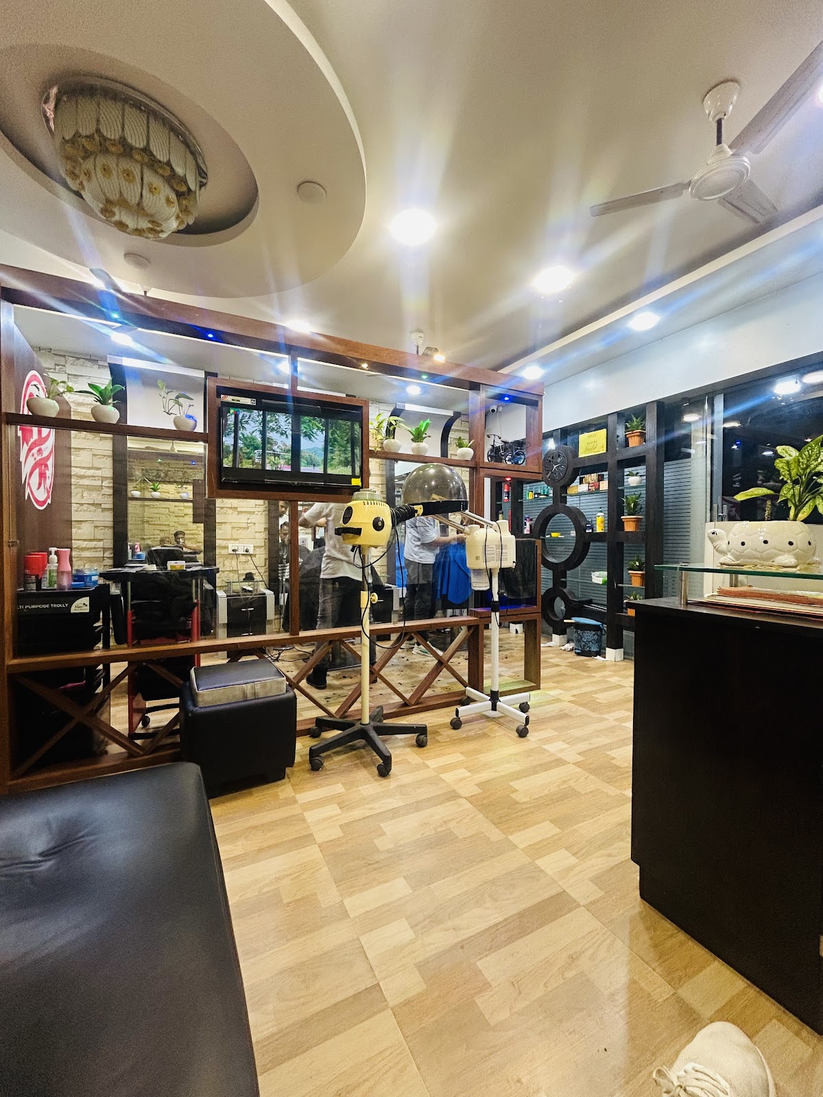 Jason Hair Beauty Unisex Salon