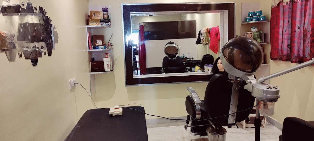 Sarayu Beauty Parlour
