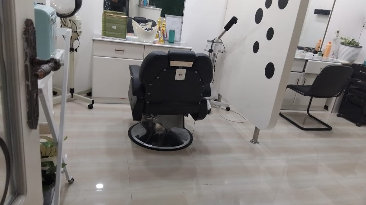 Oscar Ladies Beauty Salon