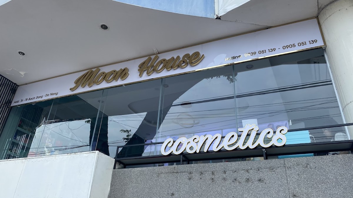 MOON HOUSE COSMETIC- My Pham Chinh Hang