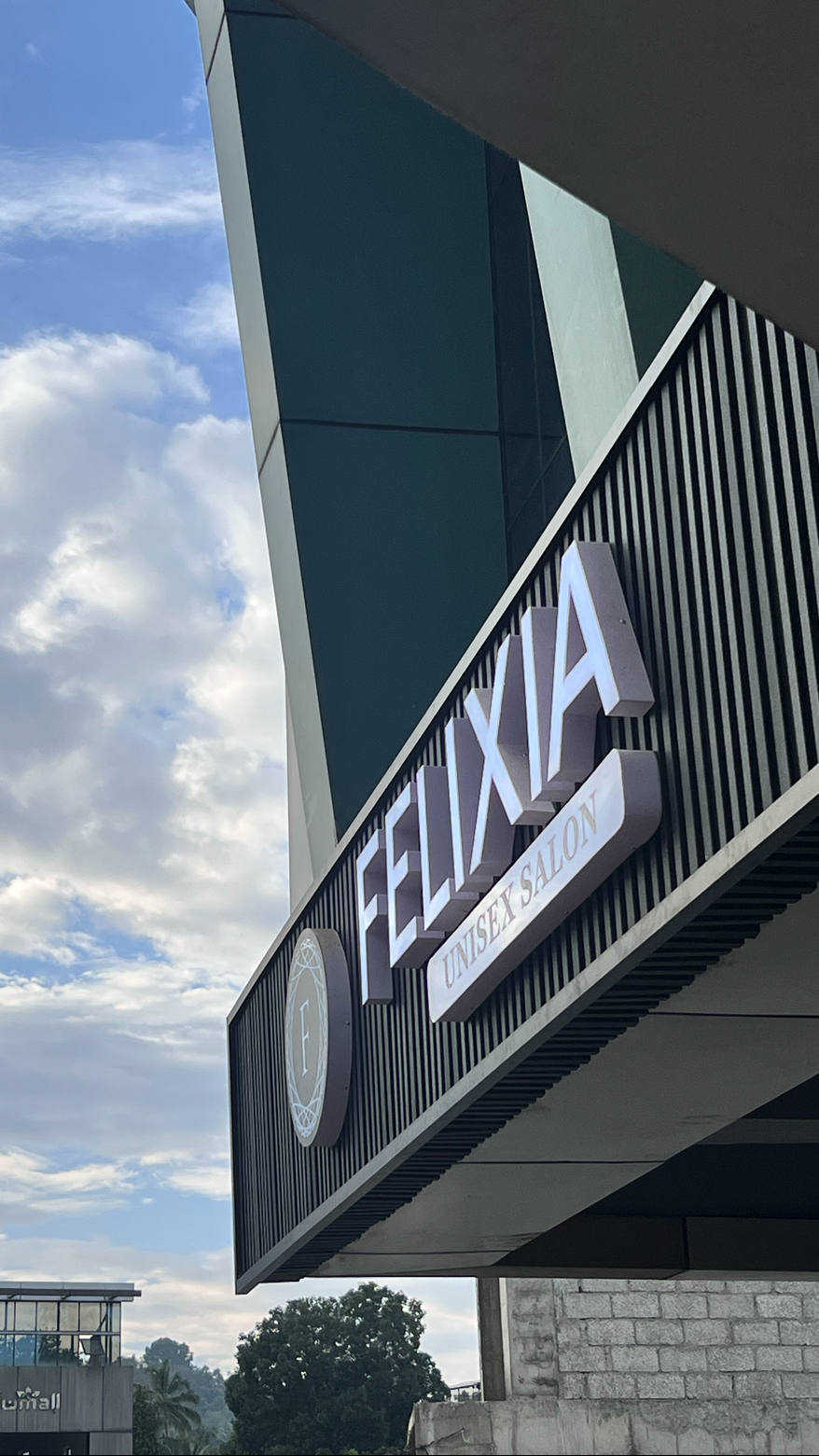 Felixia Unisex Salon