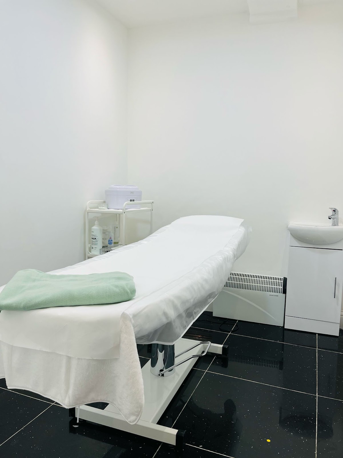 Lux & Glow Beauty Salon