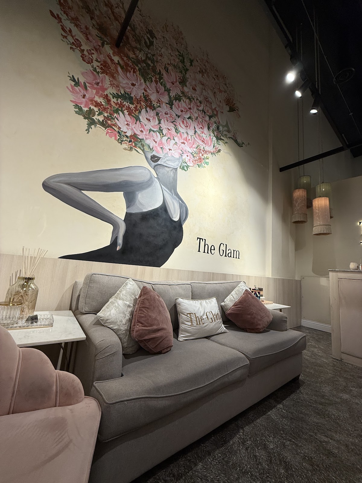 The Glam Lounge