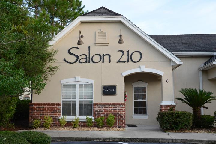 Salon 210