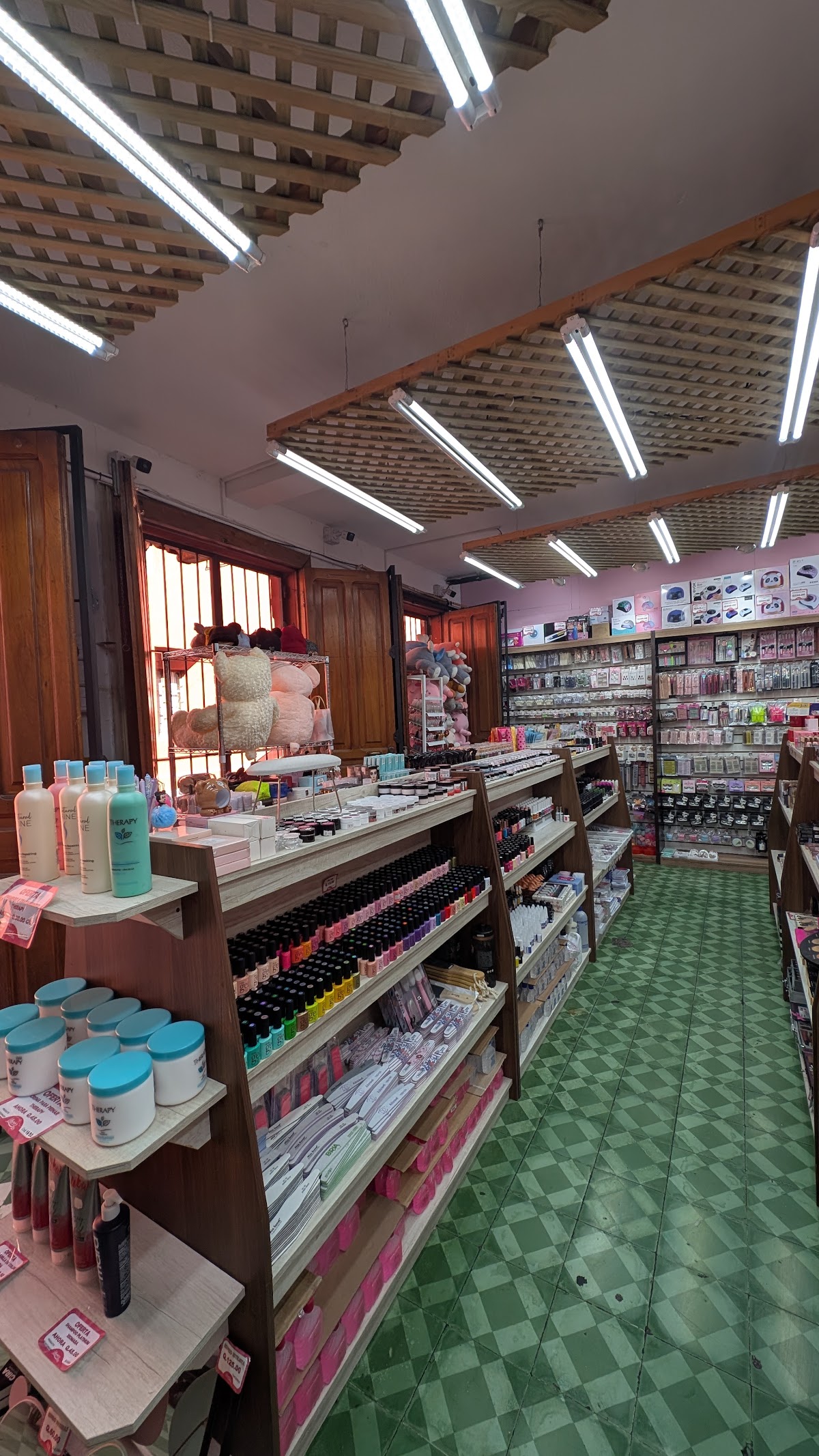 Luces Beauty Supply Store