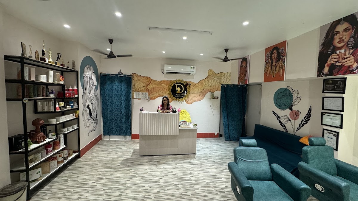 Damini's Salon & Academy