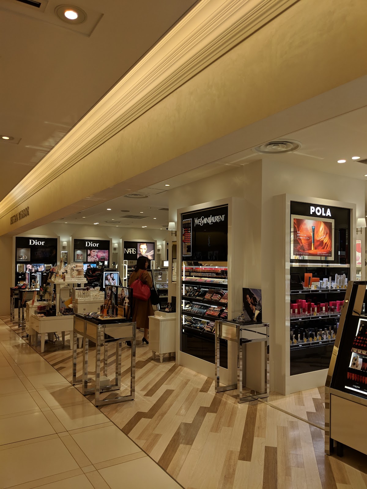 ISETAN MiRROR Shin Marunouchi Building Store