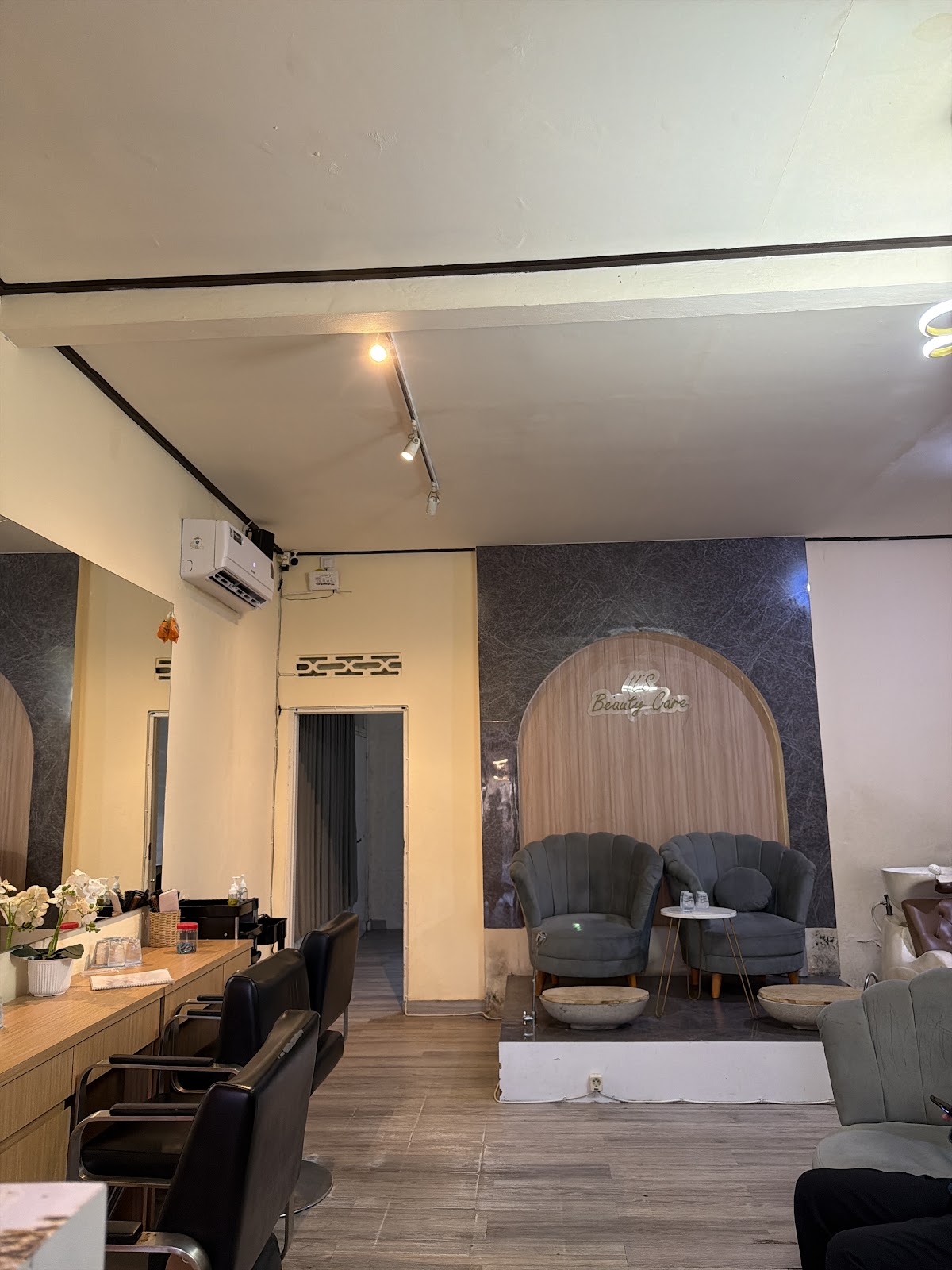 ILS BEAUTY STUDIO 2