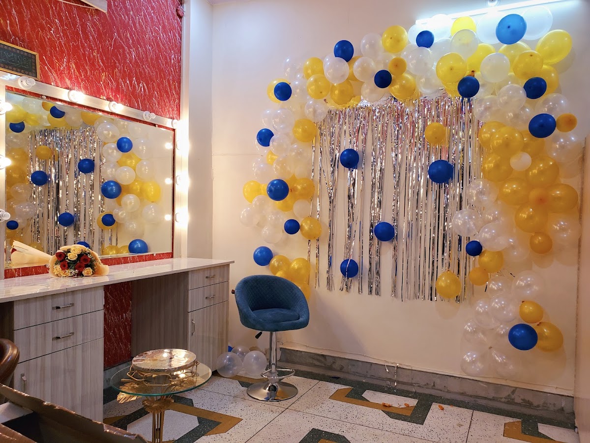Royal Makeover Studio & Academy