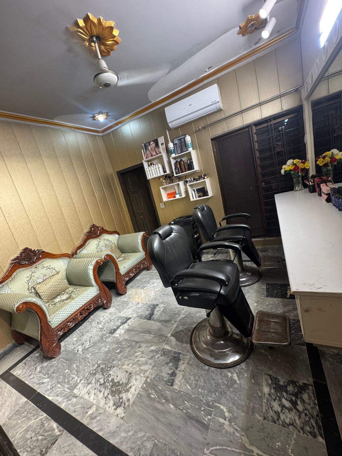 Naina G Beauty Salon