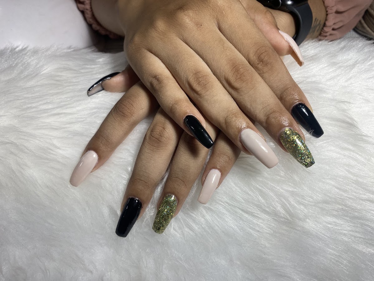 Poonam's Unisex Salon & Nail Studio