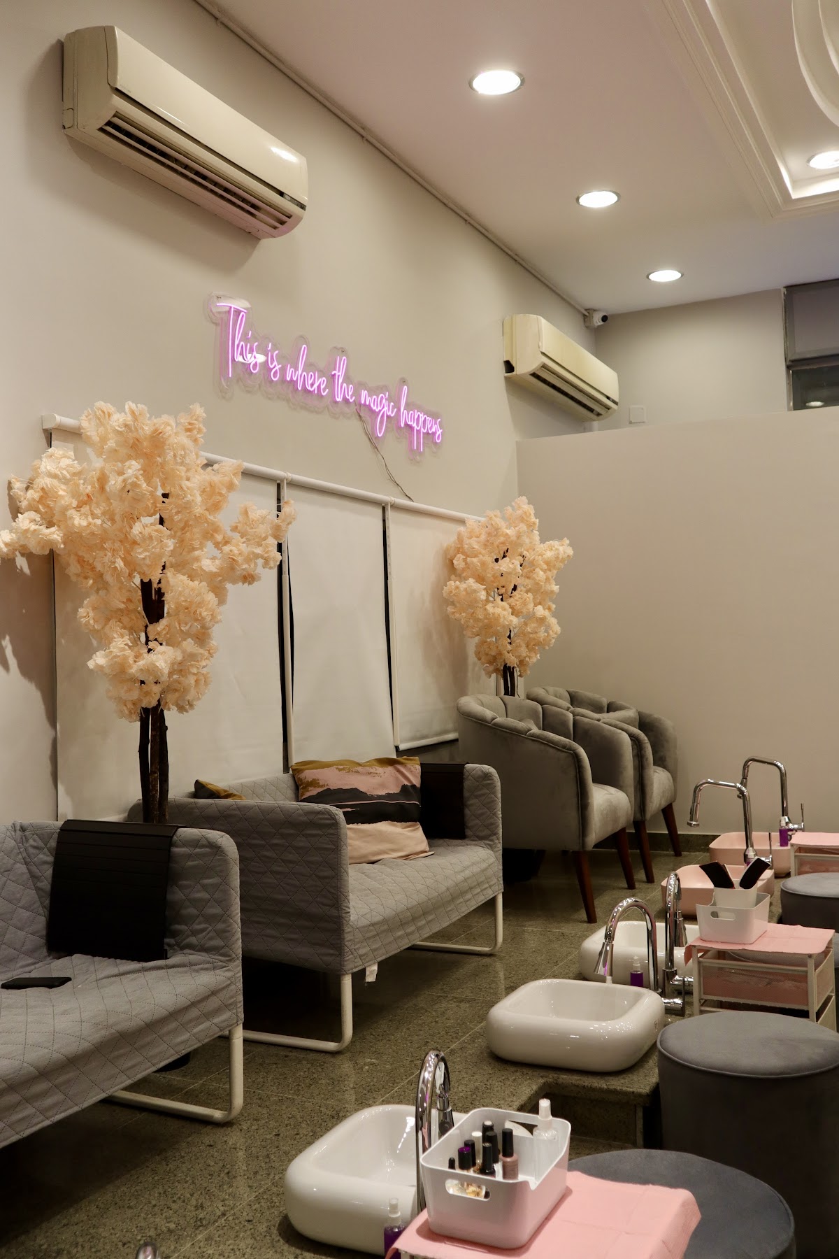 Facials & Lashes