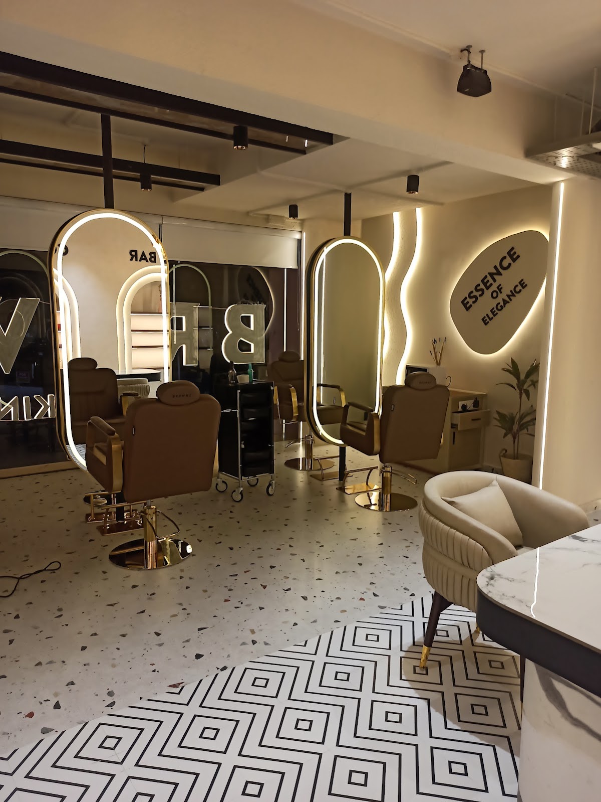 Brownz Hair and Beauty Salon