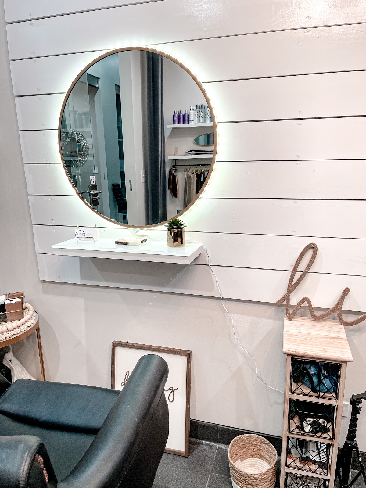Crevon Beauty Bar