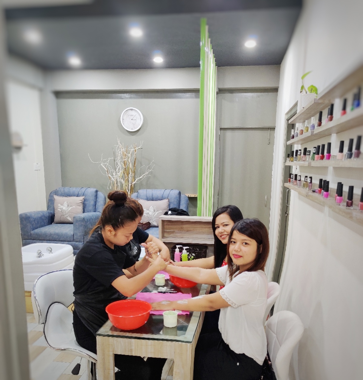 Varte Premier Salon