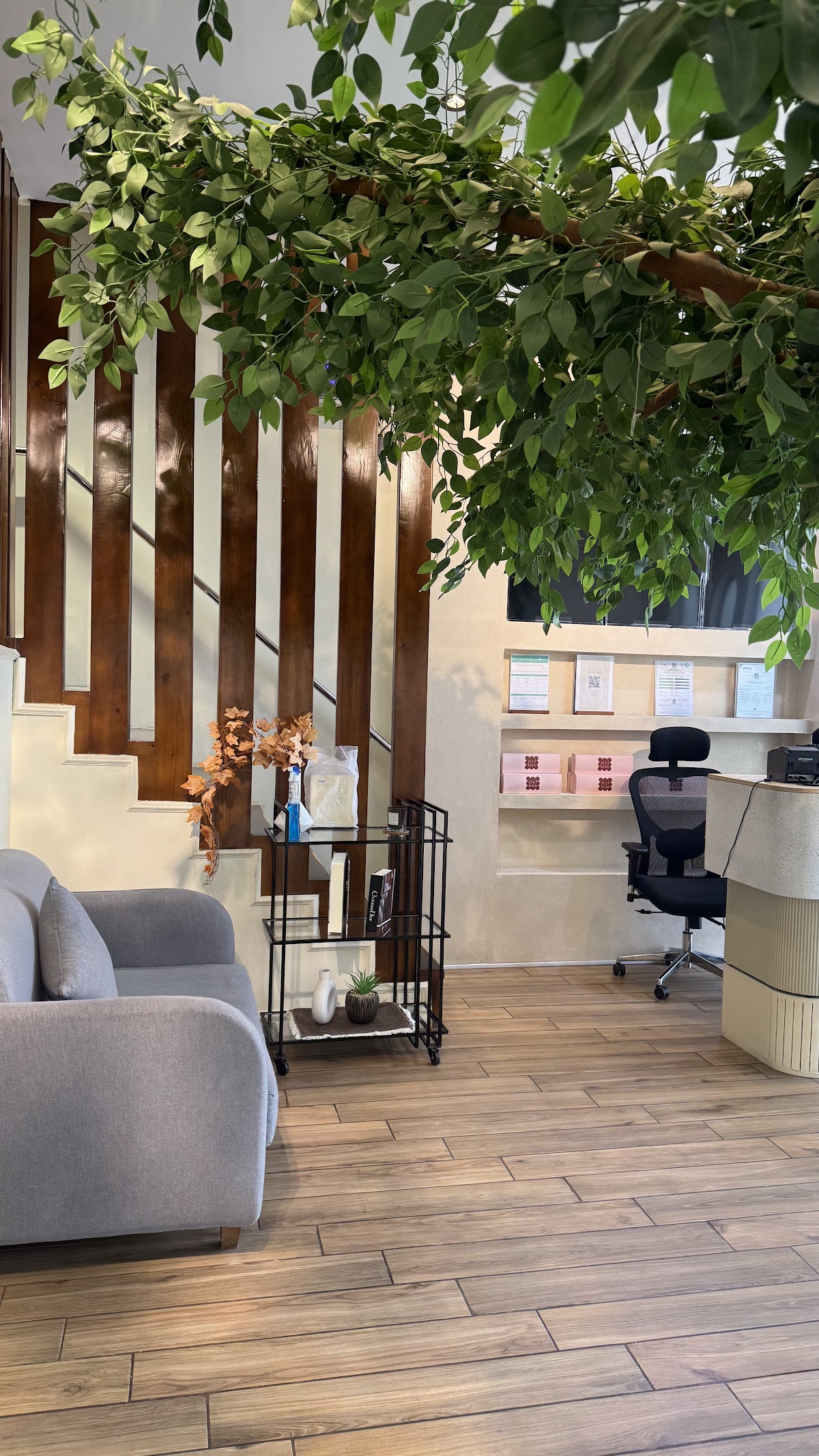 Leem Salon