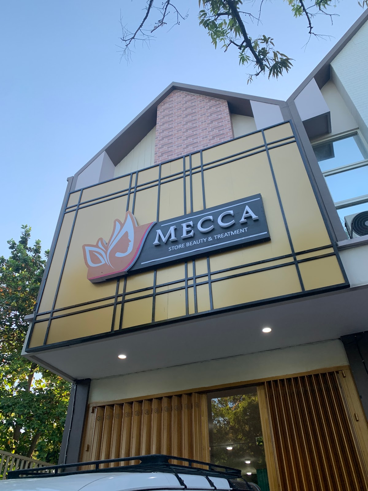 Mecca Beauty Store