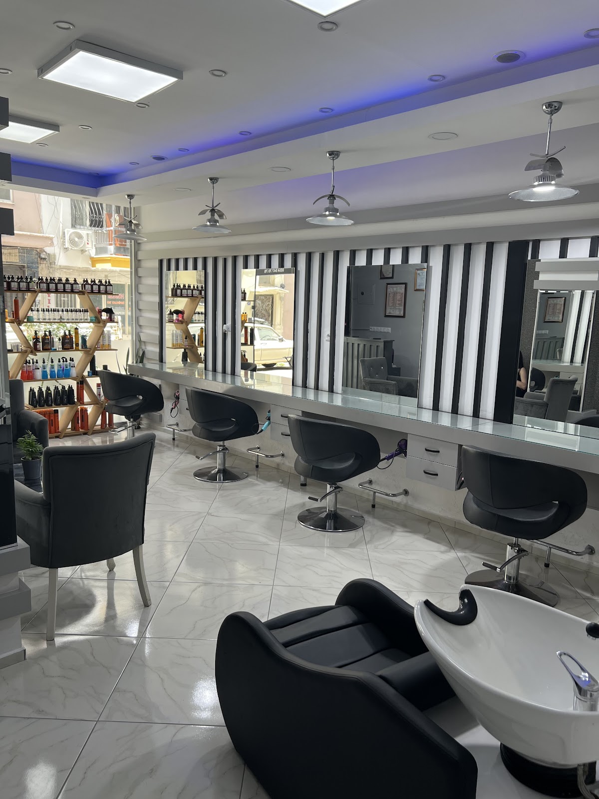 Ozan Akcil Hair Make-Up Studio