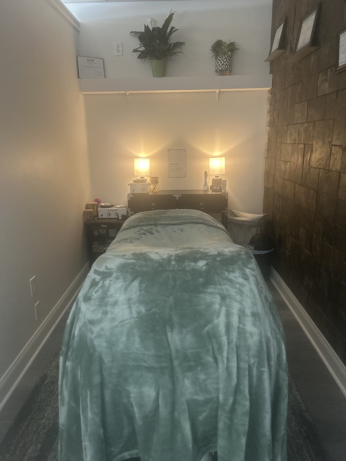 Ready Set Glow, Skin and Nail Studio