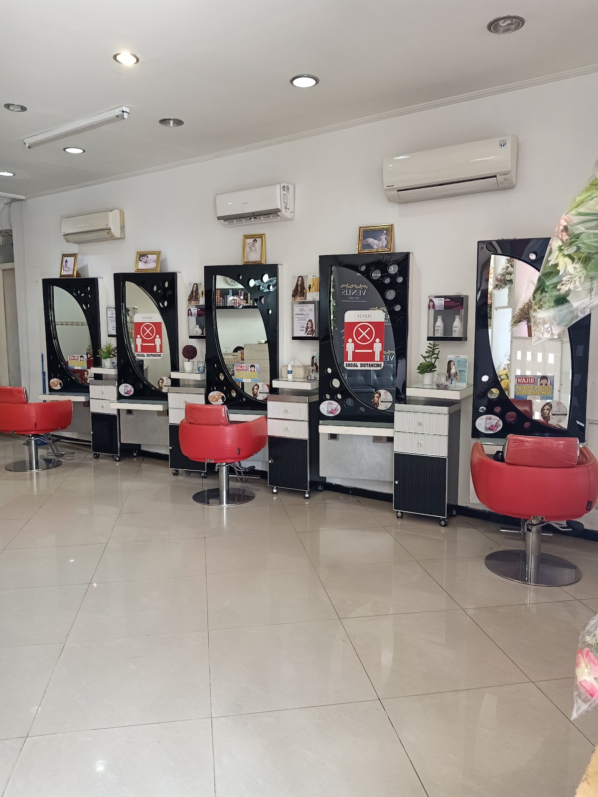 Venus Salon, Bridal and Decoration
