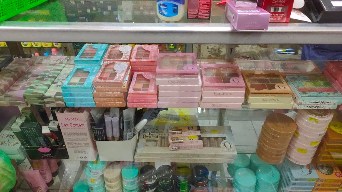 Toko Obat & Kosmetik Batara