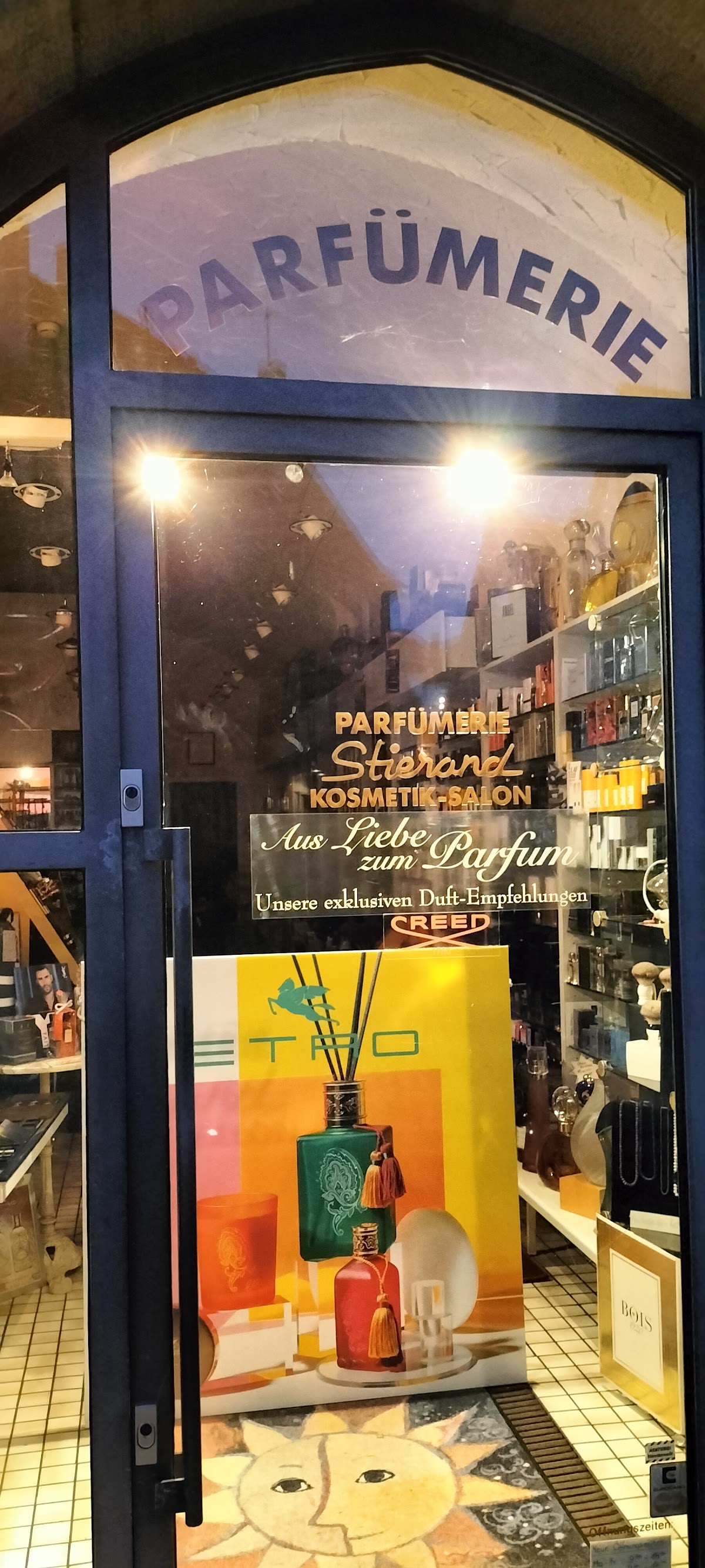 Parfümerie Stierand Inh. Gabriela Stierand-Boucek, Parfümerie & Kosmetikstudio