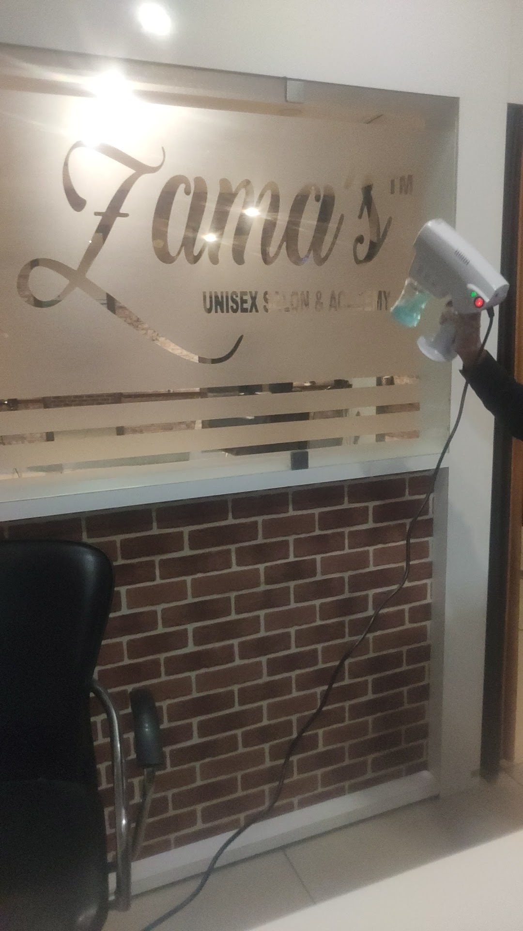 Zama's Unisex Salon & Academy