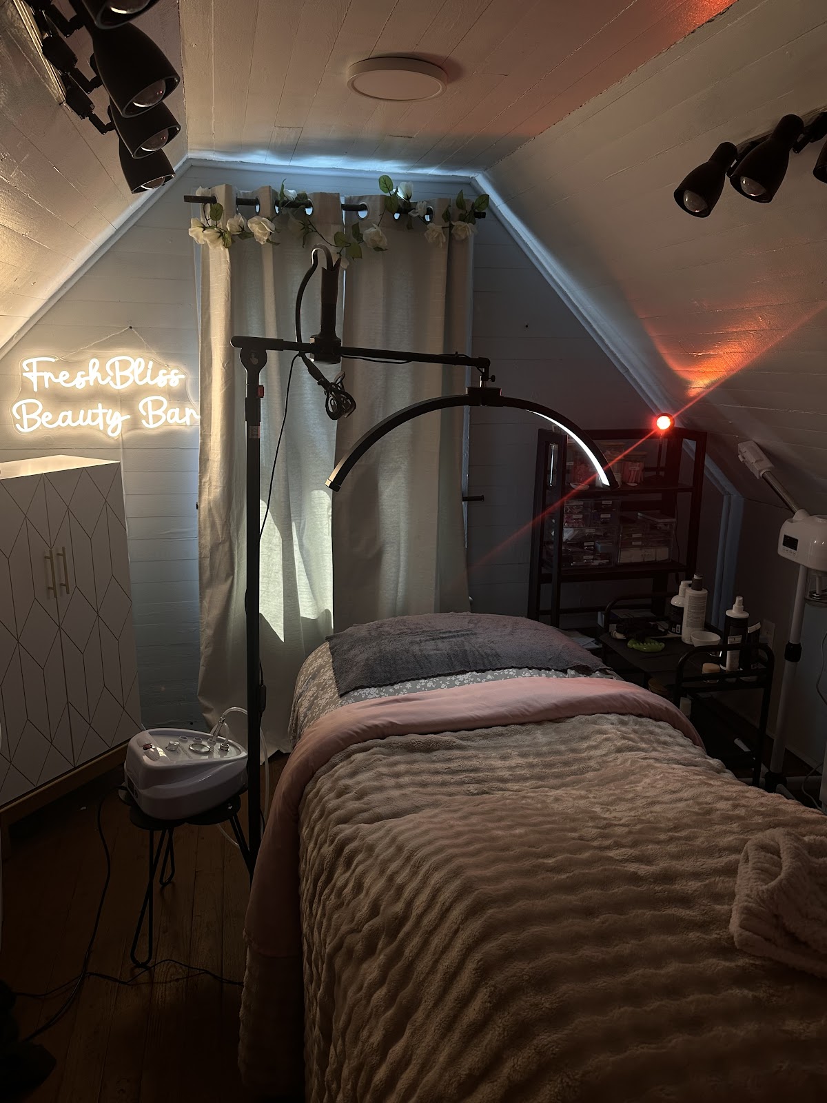 FreshBliss Beauty Bar