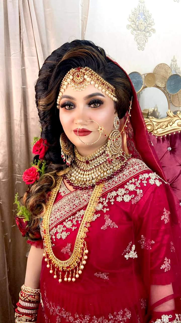 Maa Moni Beauty Parlor & Cosmetics