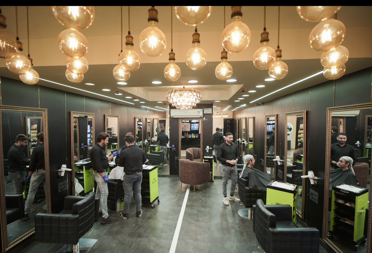 L Studio Salon