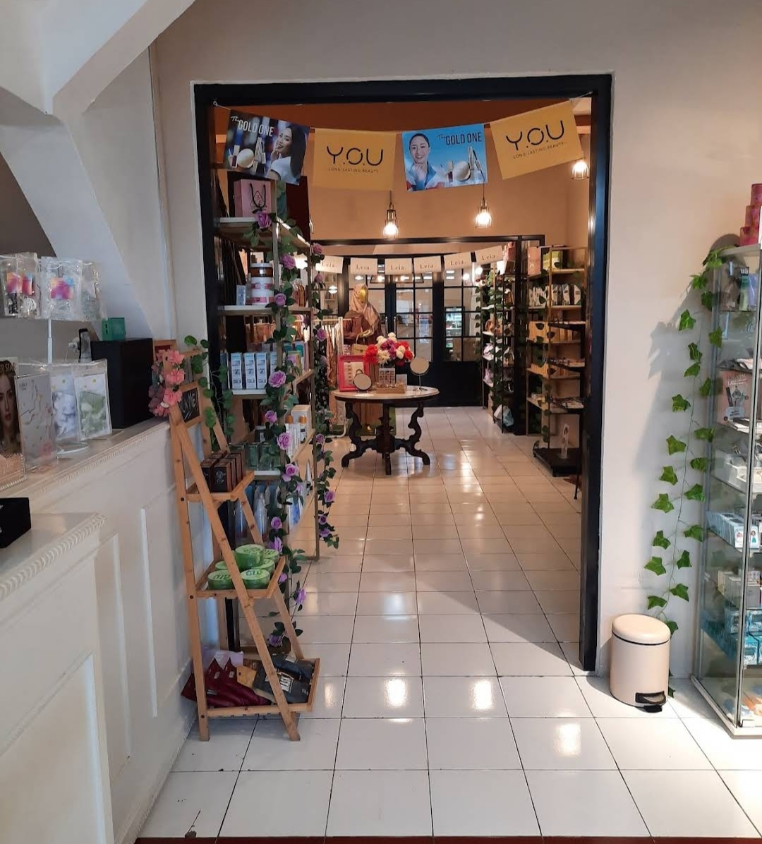 Carly Beauty Store