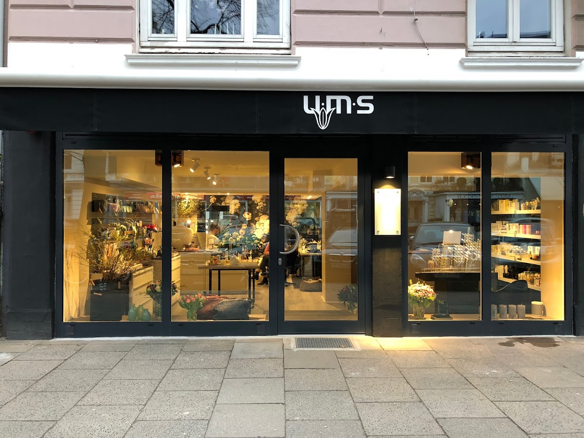 U.M.S Make Up Beauty Lifestyle