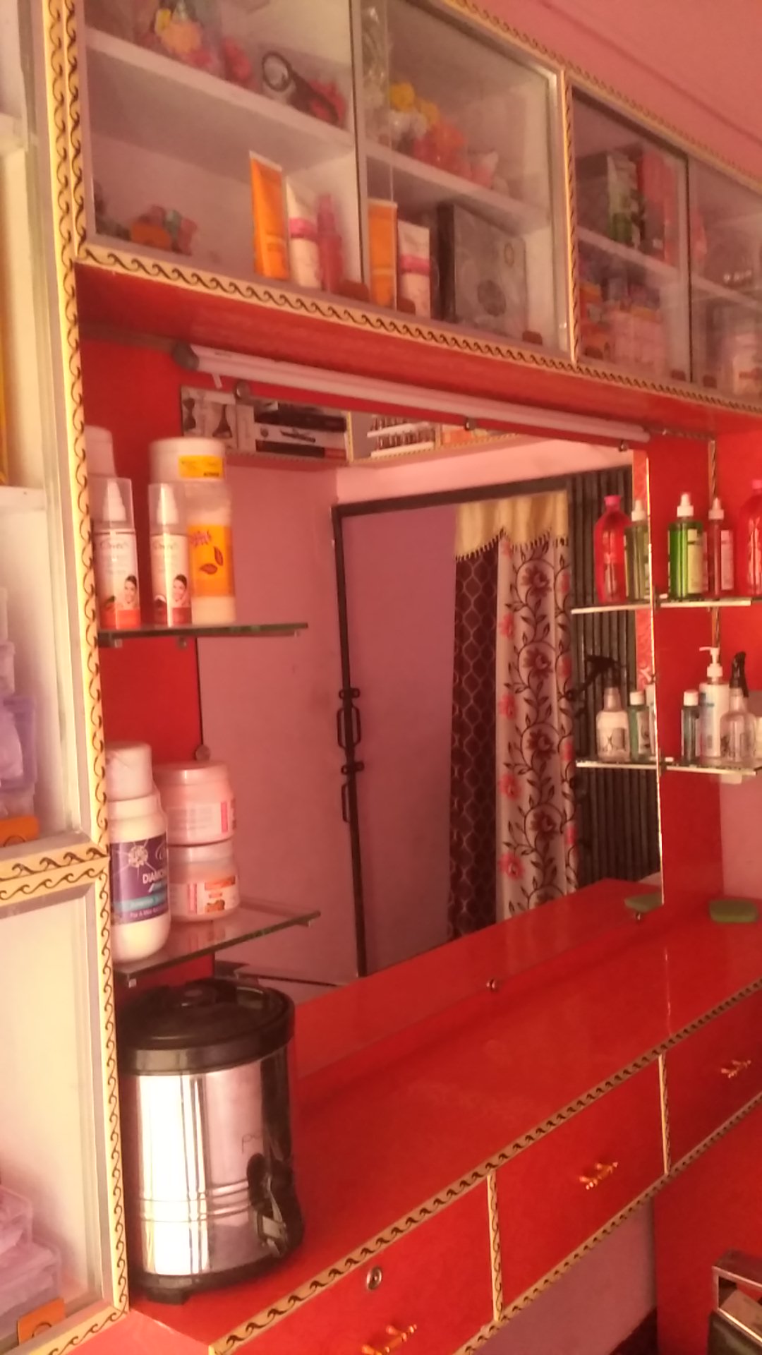Sunrise beauty parlour