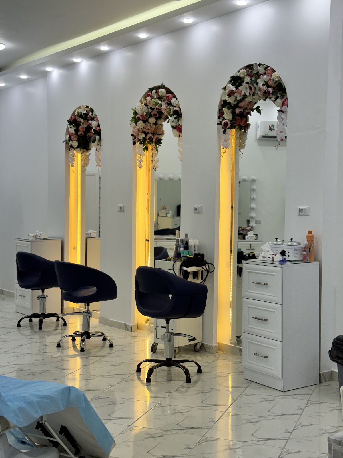 NA Beauty salon