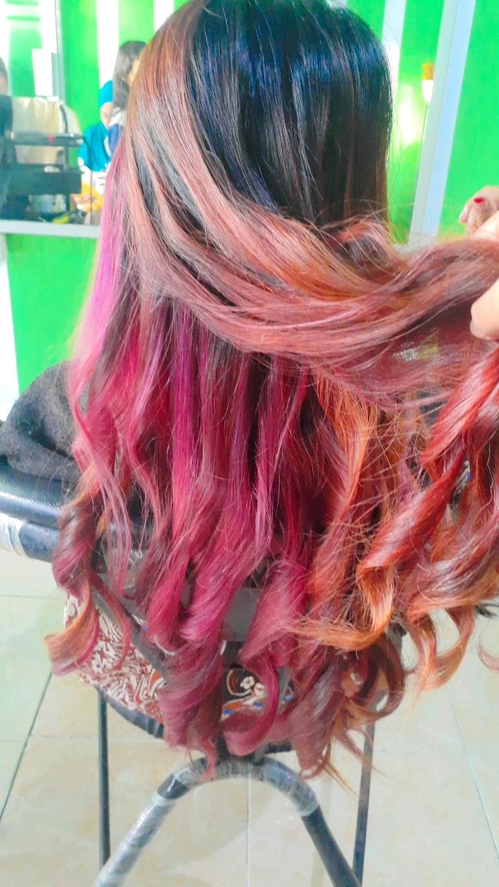 Dhiva Salon