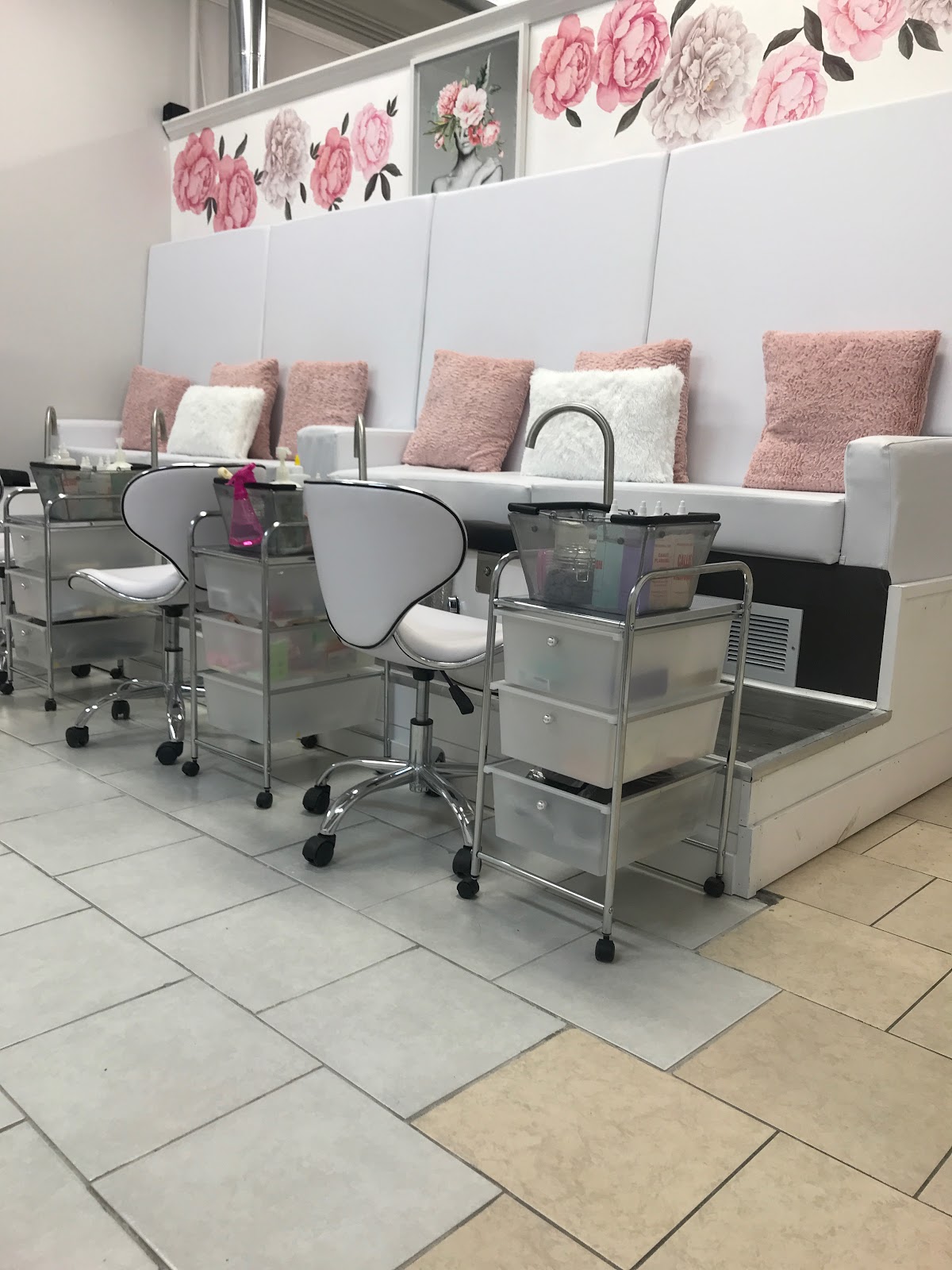 Lovely Beauty Bar