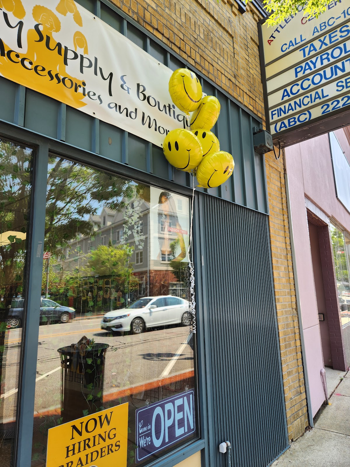 Nerua's Beauty Supply & Boutique