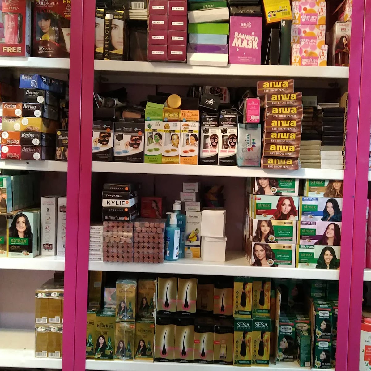 Pushpak Beauty Center