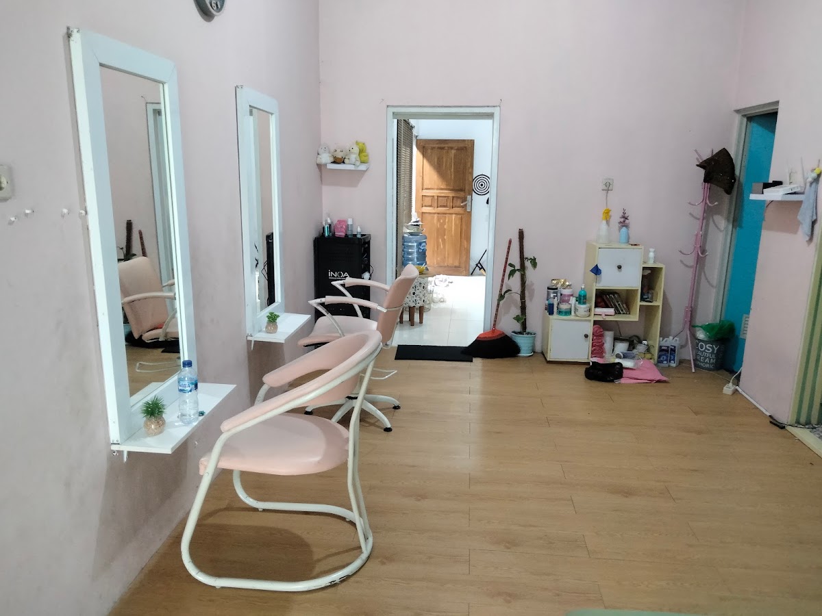Sakha Salon, Music dan Photo Studio