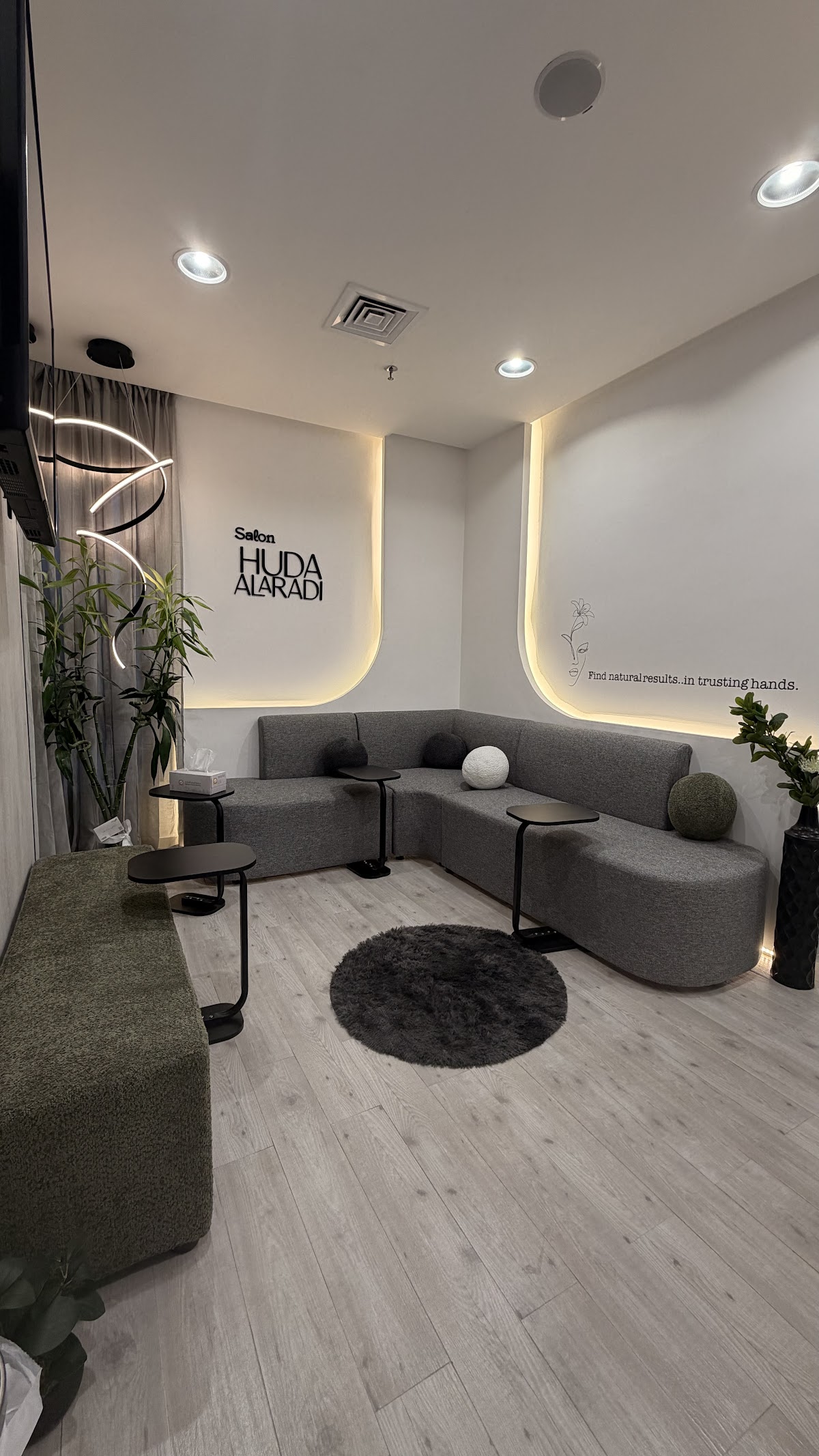 Huda Alaradi Salon