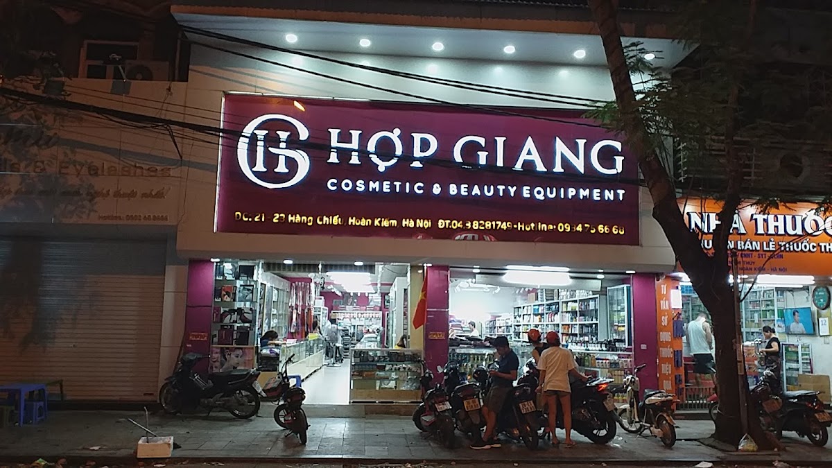 Siêu thị thiết bị thẩm mỹ Hợp Giang