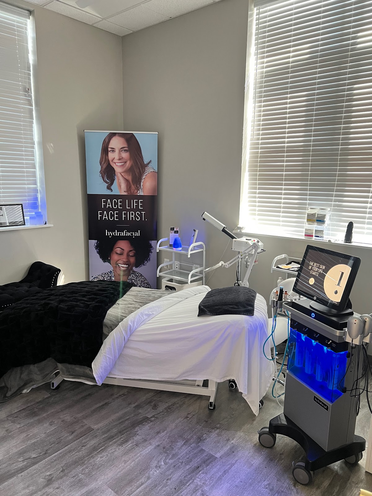 Into Skin Aesthetic Studio